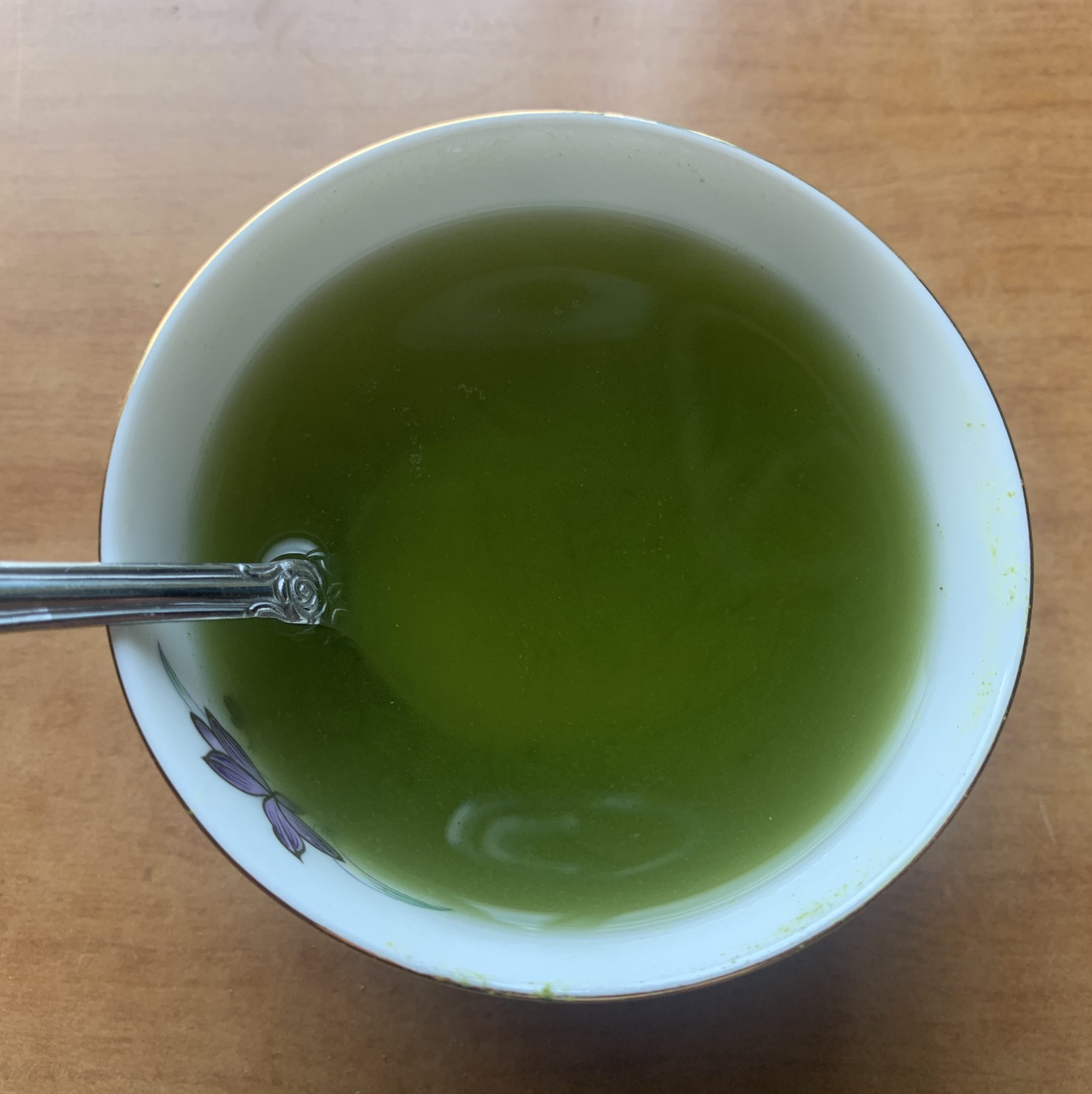 Smooth, clump-free matcha completely dissolved in hot water